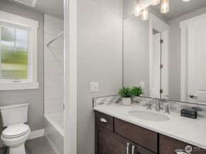 1646 106th Avenue SE, Bellevue WA 98004