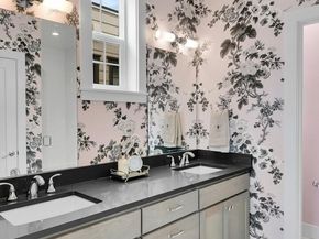 2130 10th Avenue W 28, Seattle WA 98119