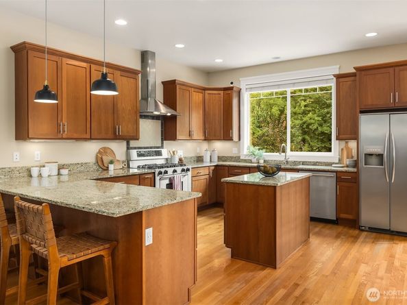10334 46th Avenue NE, Seattle WA 98125