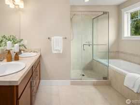 10334 46th Avenue NE, Seattle WA 98125