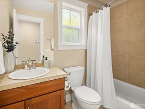10334 46th Avenue NE, Seattle WA 98125