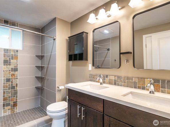 15717 180th Place NE, Woodinville WA 98072