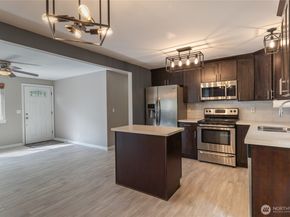 15717 180th Place NE, Woodinville WA 98072
