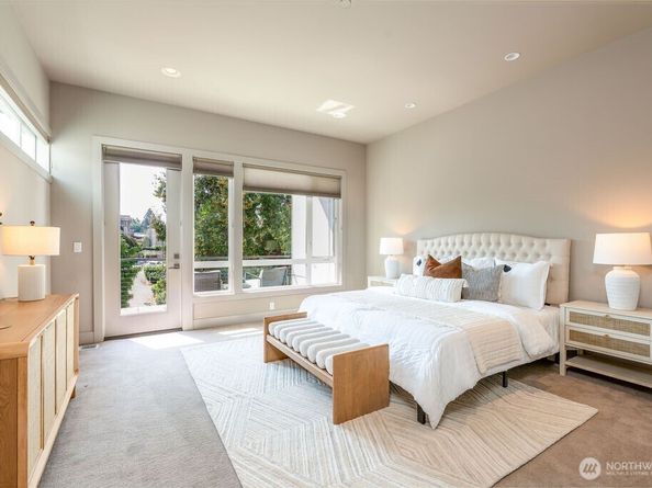 205 4th Court S 13, Kirkland WA 98033