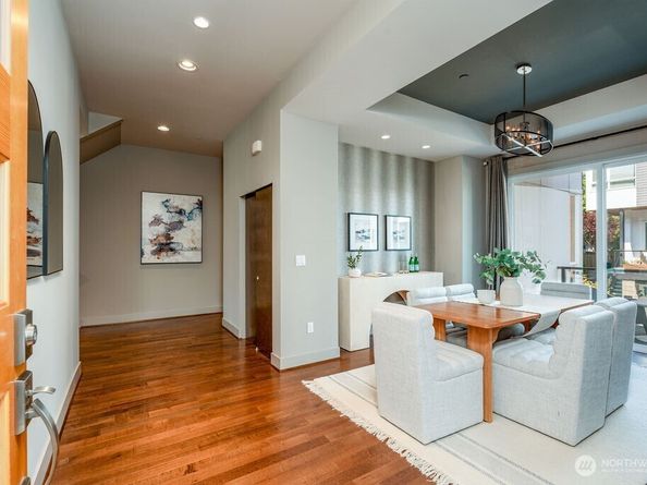 205 4th Court S 13, Kirkland WA 98033