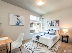 205 4th Court S 13, Kirkland WA 98033