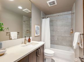 205 4th Court S 13, Kirkland WA 98033