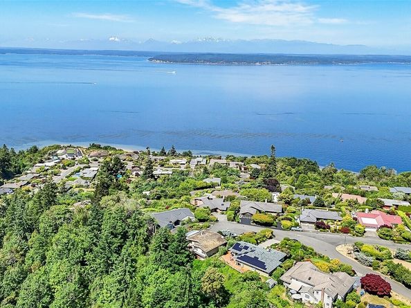 16906 13th Avenue NW, Shoreline WA 98177