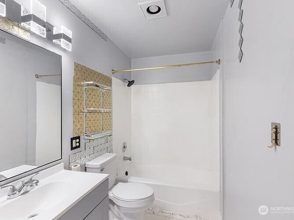 8555 S 120th Street, Seattle WA 98178