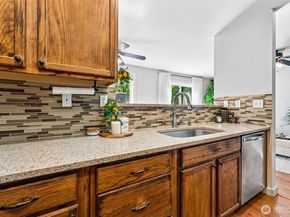 351 Stonewood Place, Bremerton WA 98310
