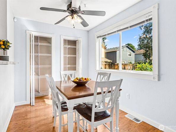 351 Stonewood Place, Bremerton WA 98310