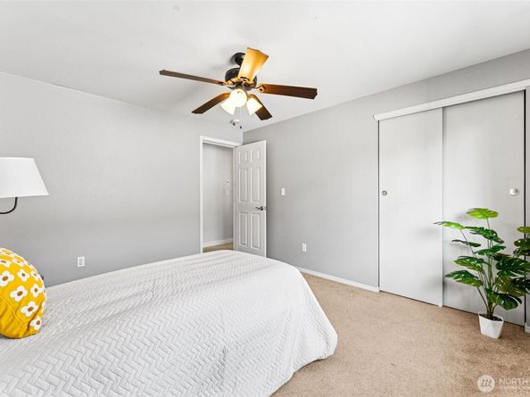 351 Stonewood Place, Bremerton WA 98310