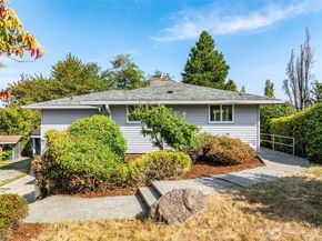9733 51st Avenue S, Seattle WA 98118