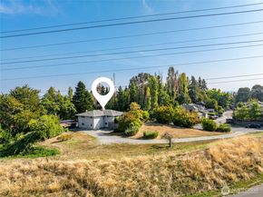9733 51st Avenue S, Seattle WA 98118