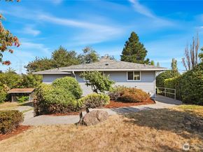 9733 51st Avenue S, Seattle WA 98118