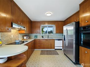 9733 51st Avenue S, Seattle WA 98118