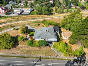 9733 51st Avenue S, Seattle WA 98118