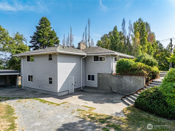 9733 51st Avenue S, Seattle WA 98118