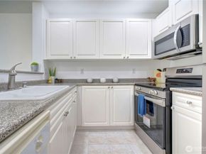 1729 12th Avenue S 201, Seattle WA 98144