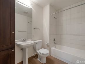 1610 Belmont Ave 407, Seattle WA 98122