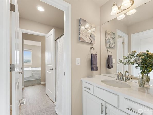 6627 S 298th Place, Auburn WA 98001
