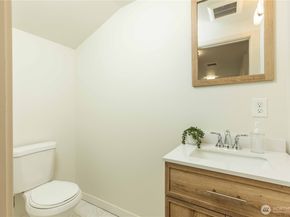1207 8th Street, Bremerton WA 98337