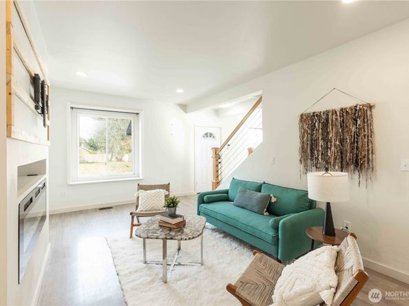 1207 8th Street, Bremerton WA 98337