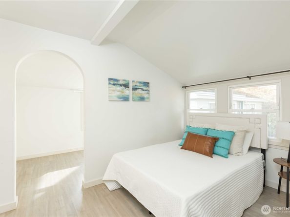 1207 8th Street, Bremerton WA 98337