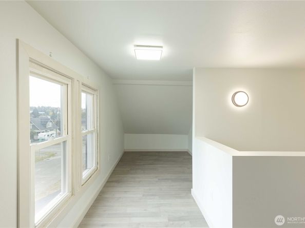 1207 8th Street, Bremerton WA 98337