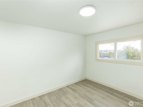 1207 8th Street, Bremerton WA 98337