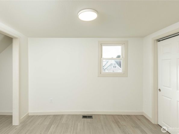 1207 8th Street, Bremerton WA 98337