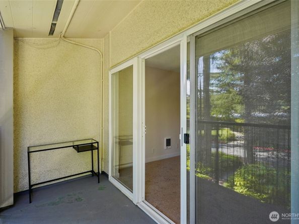 831 126th Place NE B204, Bellevue WA 98005