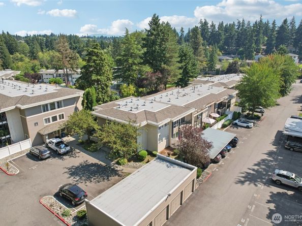 831 126th Place NE B204, Bellevue WA 98005