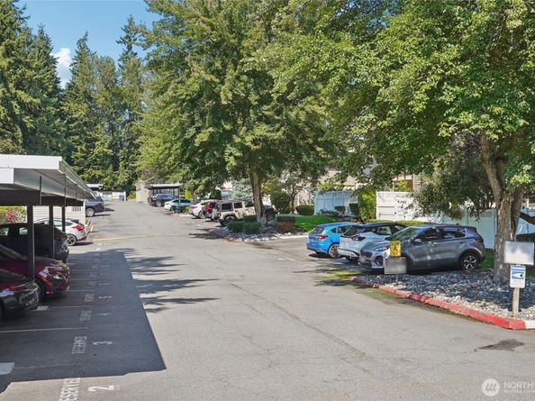 831 126th Place NE B204, Bellevue WA 98005