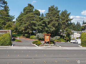 831 126th Place NE B204, Bellevue WA 98005