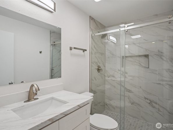 831 126th Place NE B204, Bellevue WA 98005