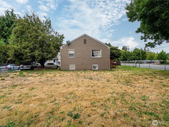 423 Park Avenue N, Renton WA 98057
