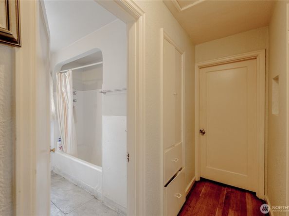 423 Park Avenue N, Renton WA 98057