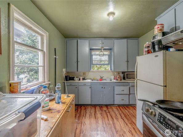 423 Park Avenue N, Renton WA 98057