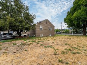 423 Park Avenue N, Renton WA 98057