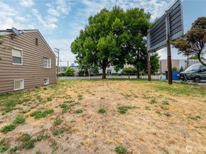 423 Park Avenue N, Renton WA 98057