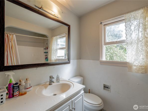 423 Park Avenue N, Renton WA 98057