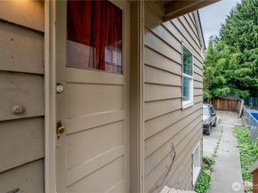 423 Park Avenue N, Renton WA 98057