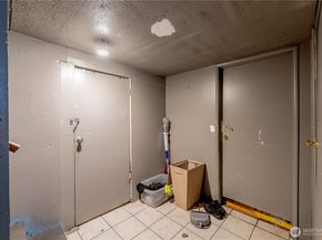 423 Park Avenue N, Renton WA 98057