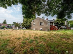 423 Park Avenue N, Renton WA 98057