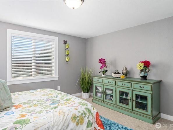 19828 104th Avenue SE, Renton WA 98055