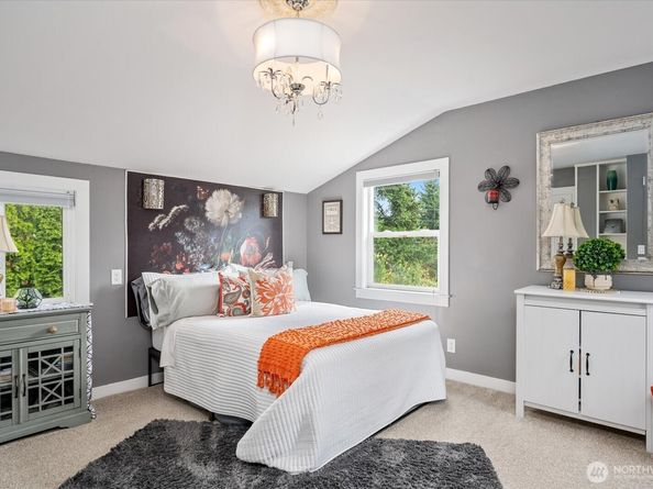 19828 104th Avenue SE, Renton WA 98055