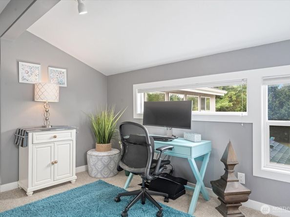 19828 104th Avenue SE, Renton WA 98055