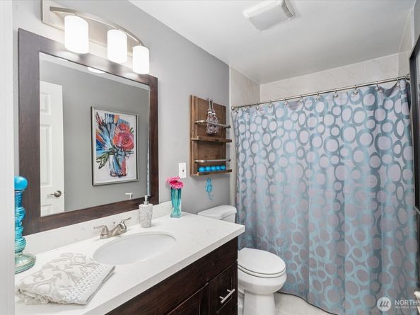 19828 104th Avenue SE, Renton WA 98055