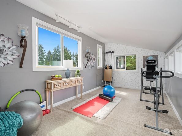 19828 104th Avenue SE, Renton WA 98055